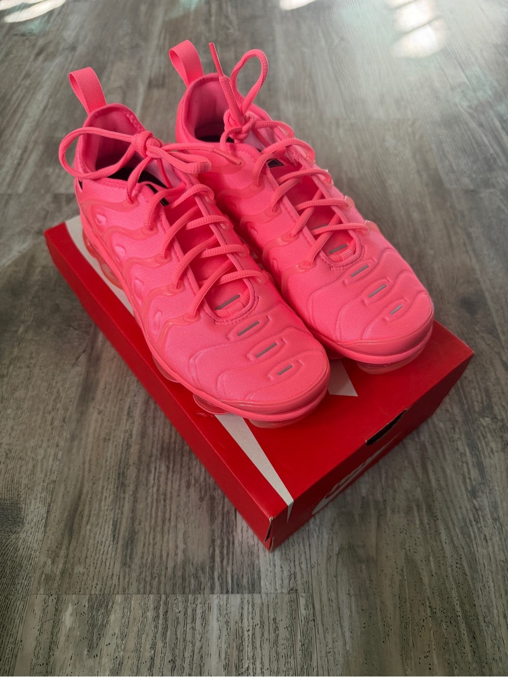 Nike Women's Bright Pink Athletic Sneakers